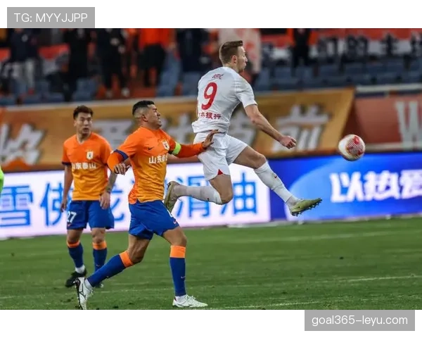 山东泰山强势夺冠,闪耀中超赛场 山东泰山强势夺冠,闪耀中超赛场