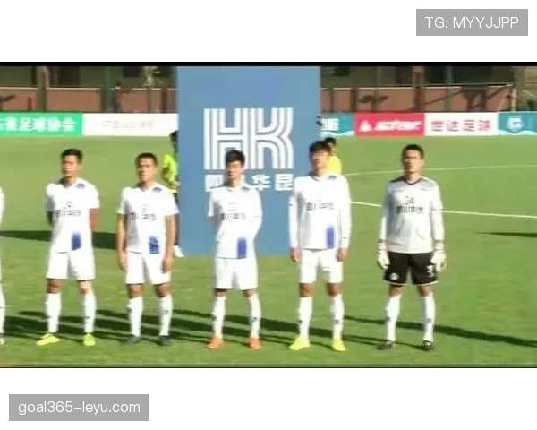 弗赖堡开启新时代:新帅掌舵重塑球队蓝图,剑指联赛新高峰 弗赖堡开启新时代:新帅掌舵重塑球队蓝图,剑指联赛新高峰