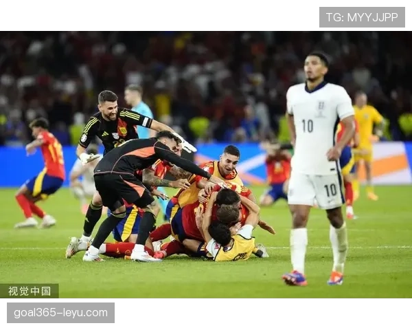 女足欧洲杯决赛表现持续提升,争冠之路点燃全场热情 女足欧洲杯决赛表现持续提升,争冠之路点燃全场热情