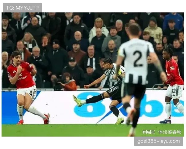 热刺防线频繁被打穿,高位压迫战术暴露防守隐患 热刺防线频繁被打穿,高位压迫战术暴露防守隐患